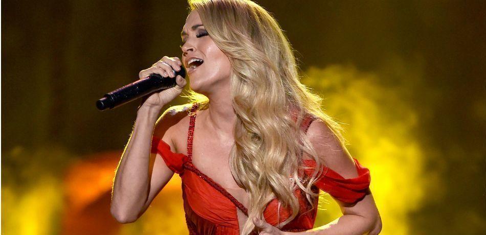 Carrie Underwood Flaunts Killer Workout Body In Floral Spandex, Gets Told She Looks Like A Teenager