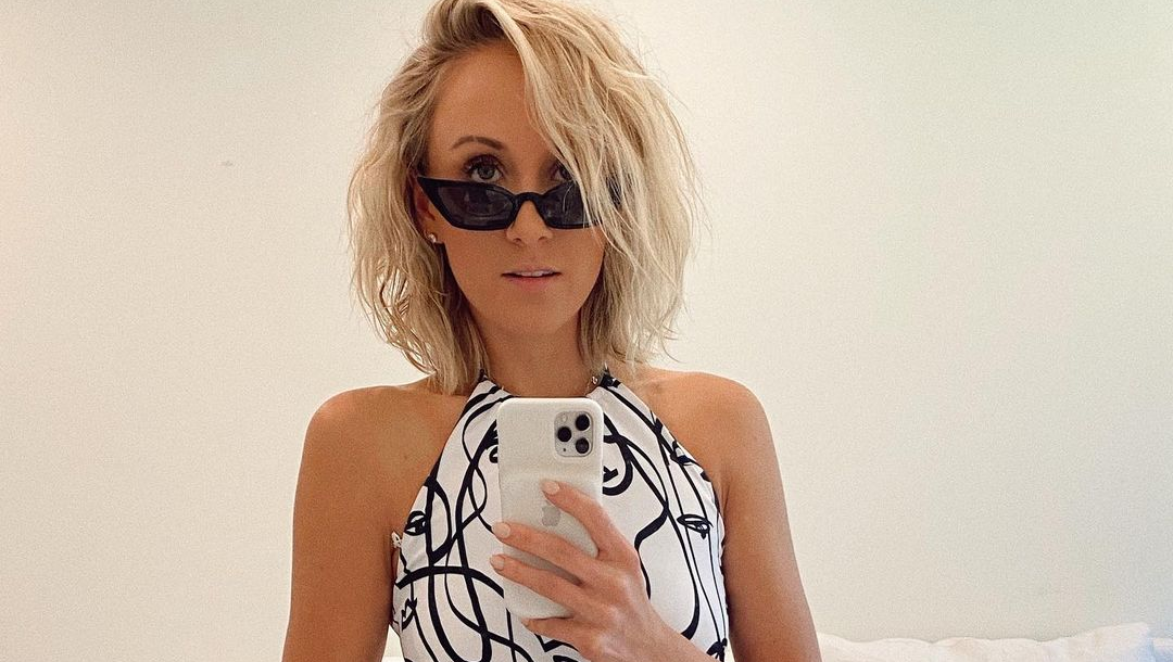 Gymnast Nastia Liukin Flaunts Legs For Days Braless In Skintight Mini Dress The Blast 