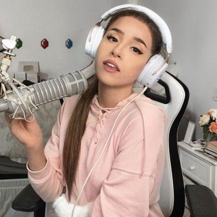 Pokimane Makes How Much a Year!? You Won't Believe It - The Blast