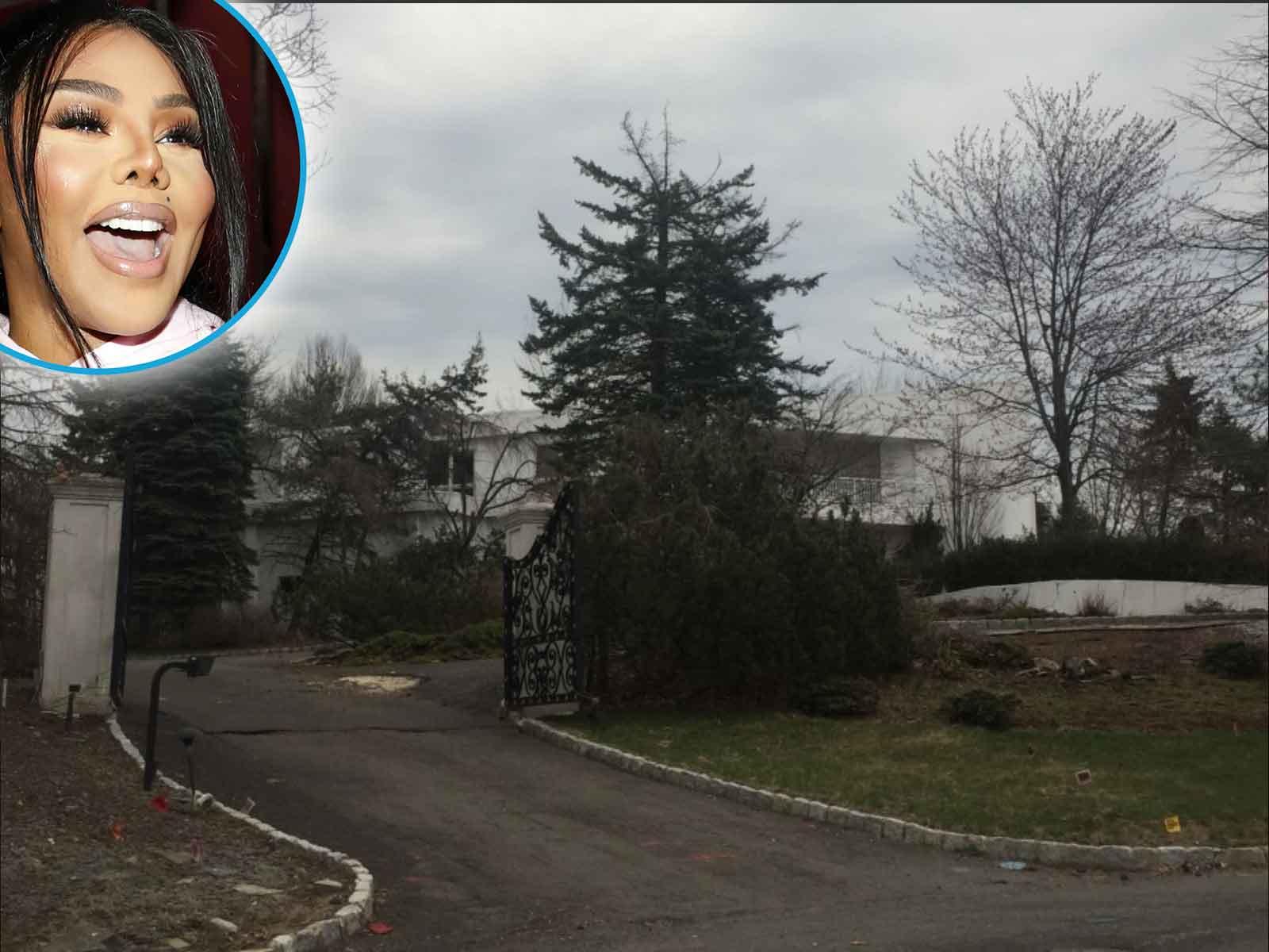 Lil Kim in Danger of Losing New Jersey Mansion After Missing Payments