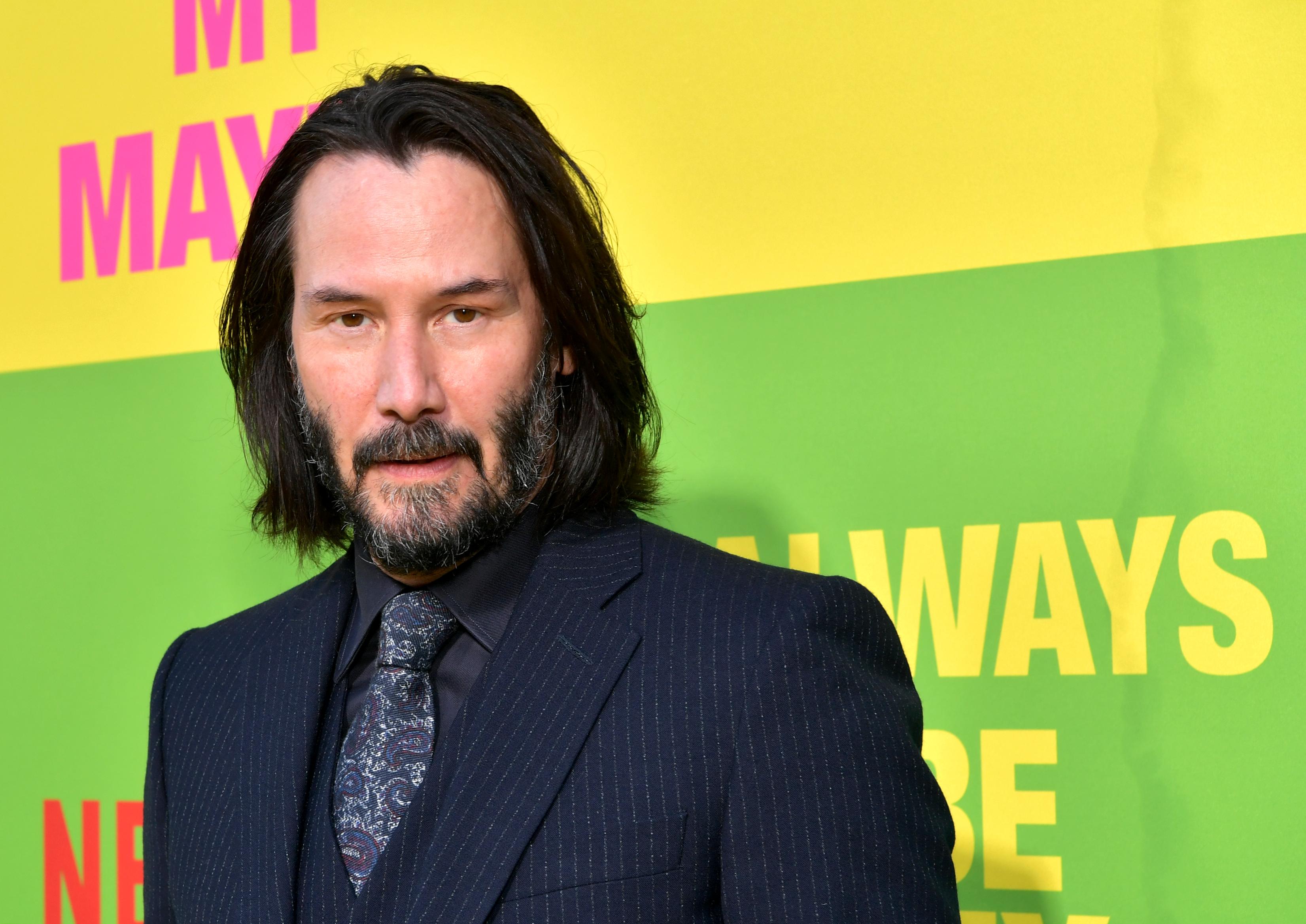 Keanu Reeves Surprises Super Fans After Noticing ‘You’re Breathtaking’ Sign in Their Yard