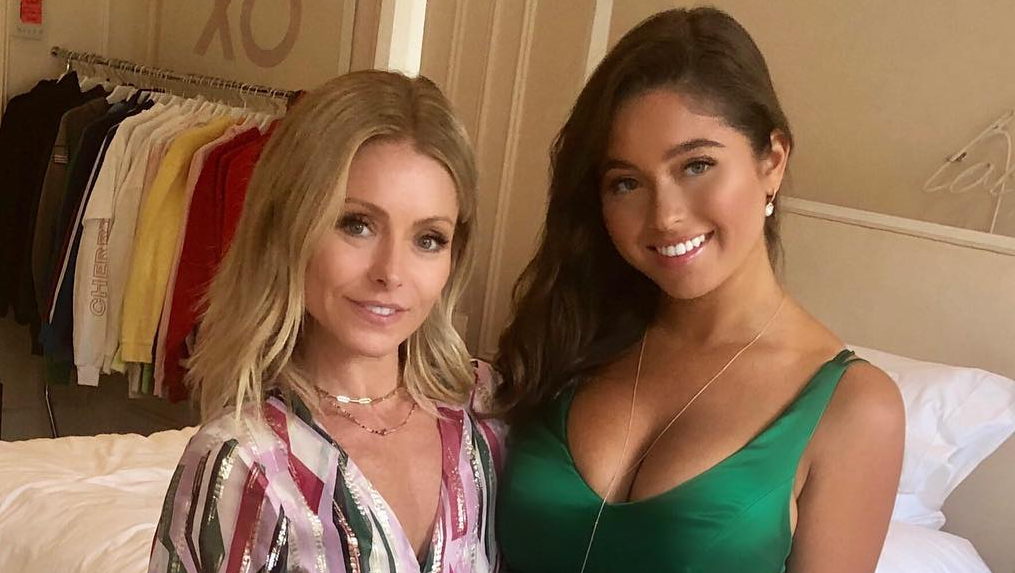Kelly Ripa’s 19-Year-Old Daughter Works the Grill Like a Pro