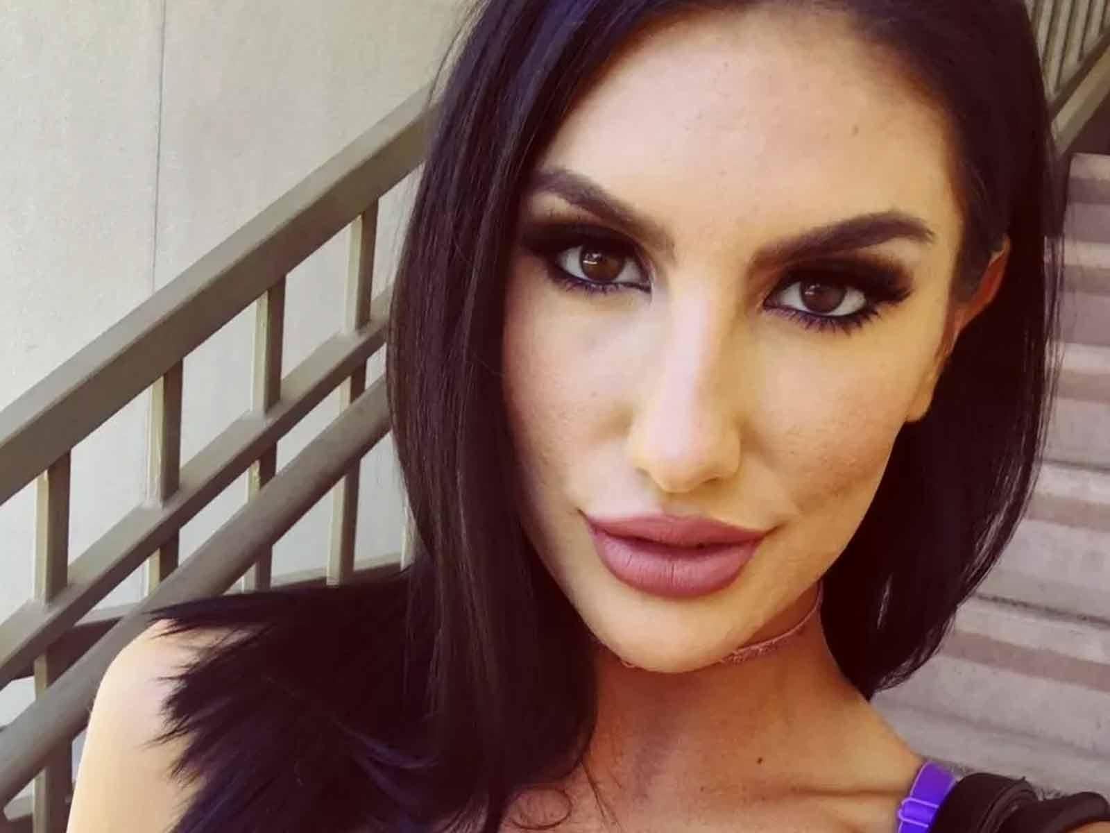 Pornstar August Ames Apologized to Family In Suicide Note, Did Not Mention  Cyberbullying