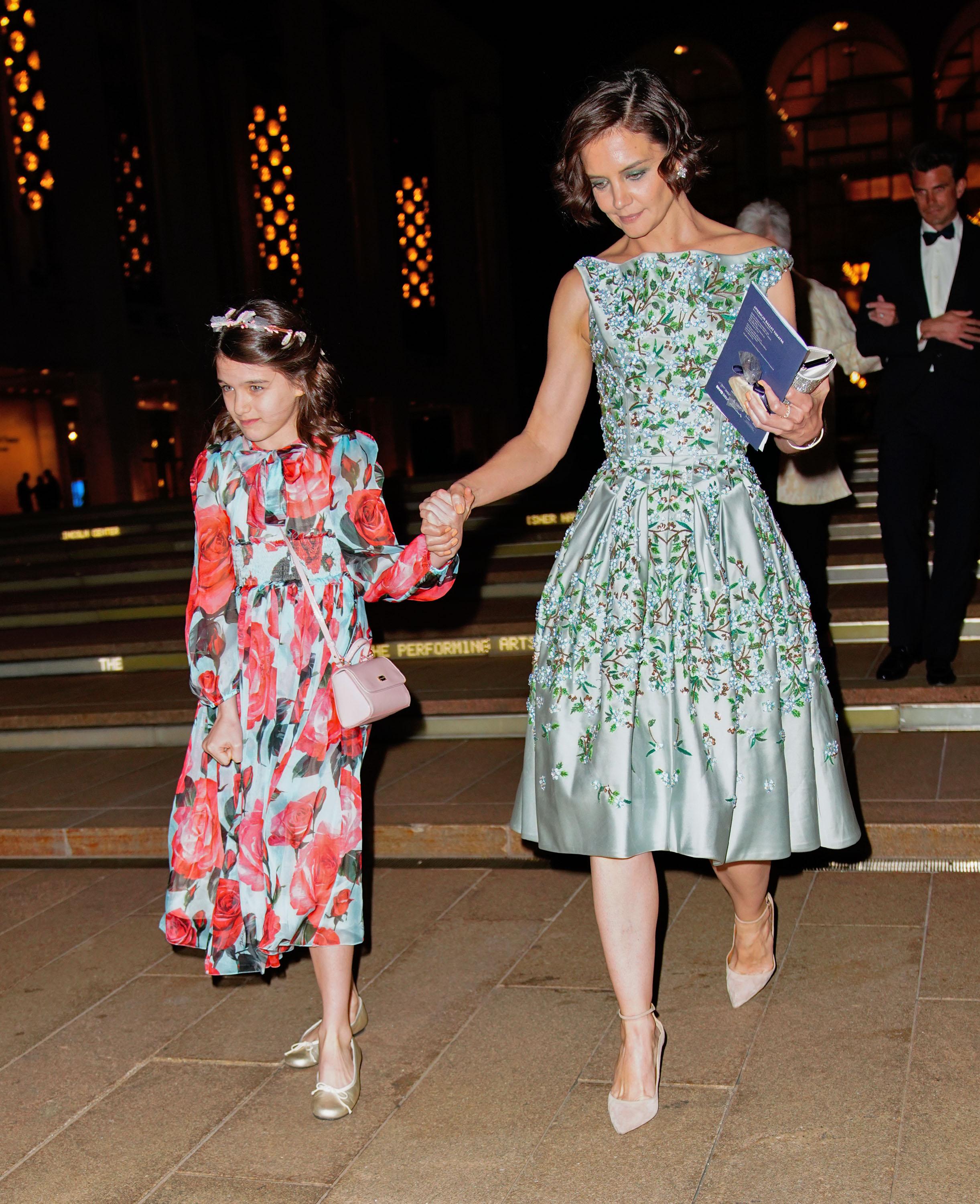 Katie Holmes & Tom Cruise's Daughter Suri Turns 14 Years Old, See Mom's ...