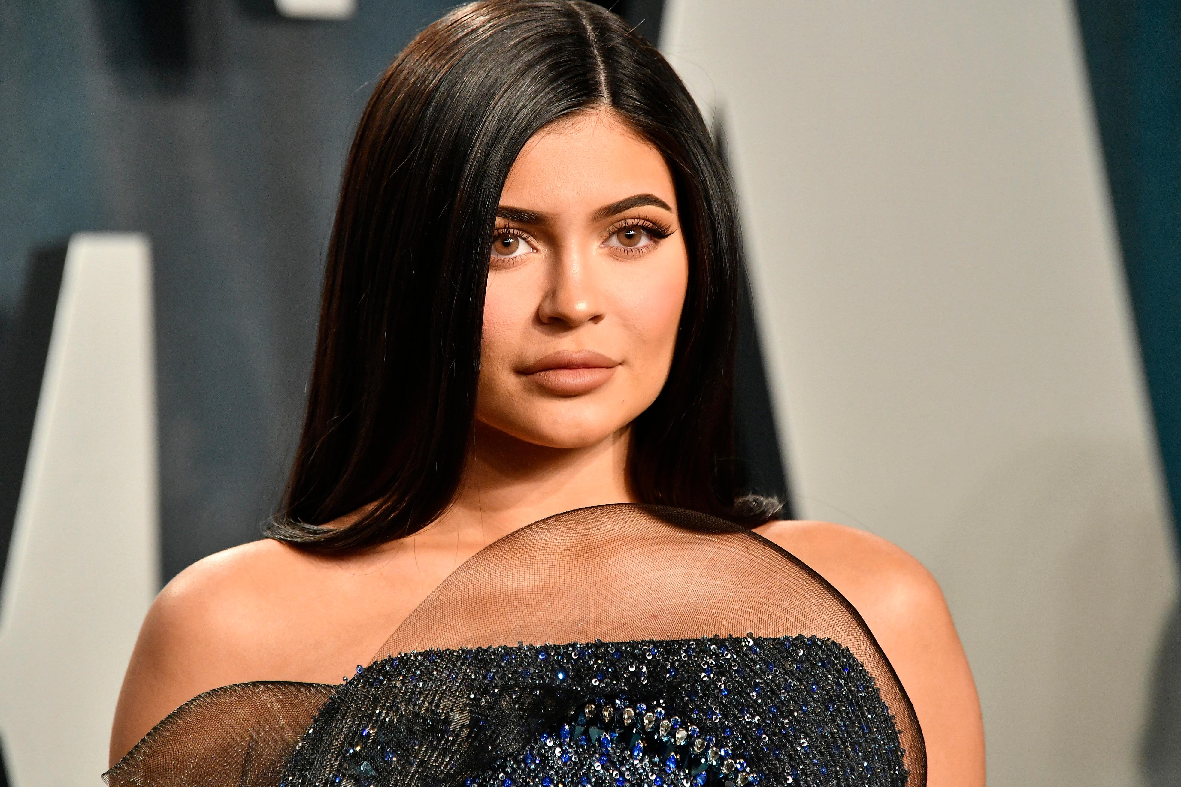 Kylie Jenner Stepped Outside Of Home Without Makeup And Natural Hair