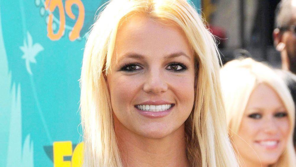 Britney Spears Twirls Dizzyingly Fast With Short Shorts Energy