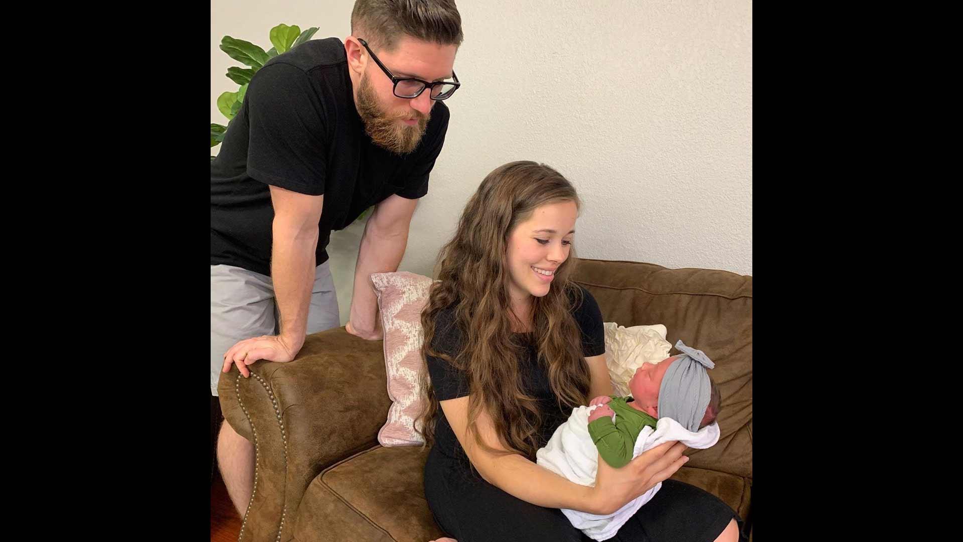 Jessa Duggar Gave Birth On A Couch After Going Into Labor 10 Days Early The Blast 